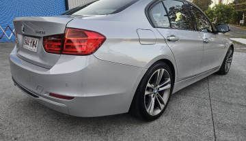 2013 BMW 320i sport f30 7.jpg